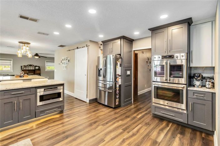 Image No.11-5 Bed Property for sale