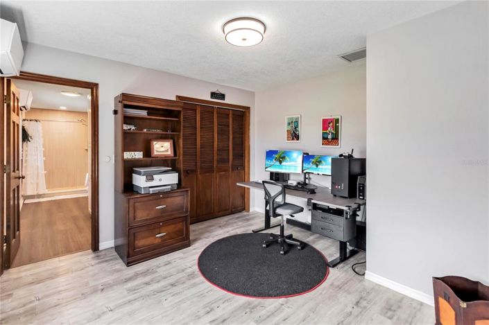 Image No.33-5 Bed Property for sale