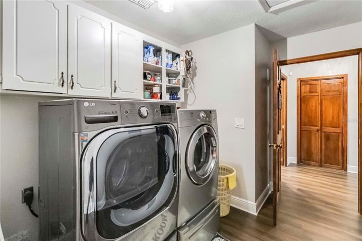 Image No.37-5 Bed Property for sale