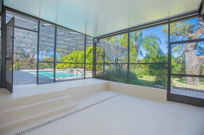 Image No.16-4 Bed House for sale