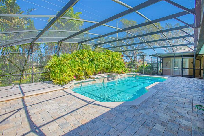 Image No.18-4 Bed House for sale