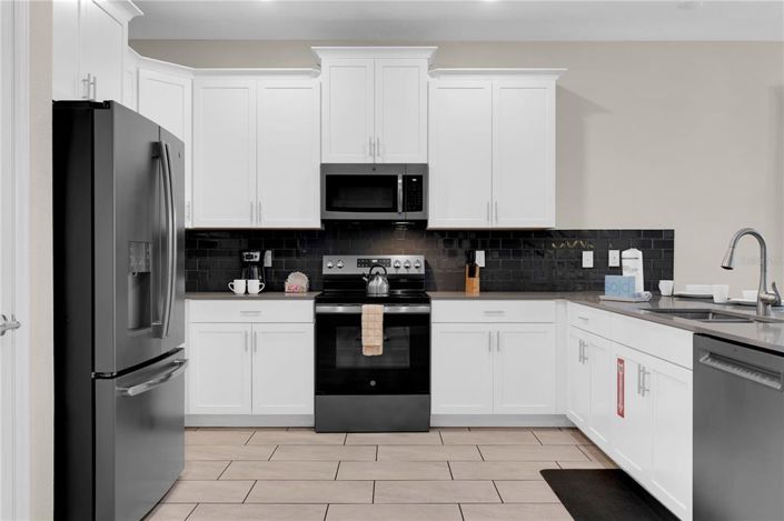 Image No.16-9 Bed Property for sale