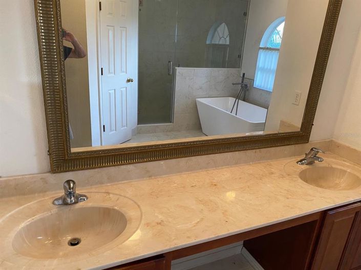 Image No.12-4 Bed House for sale