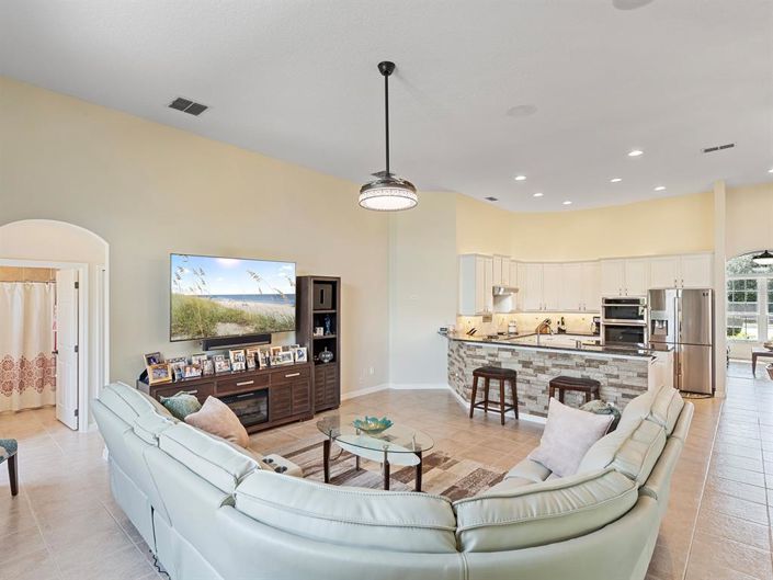 Image No.22-5 Bed Property for sale