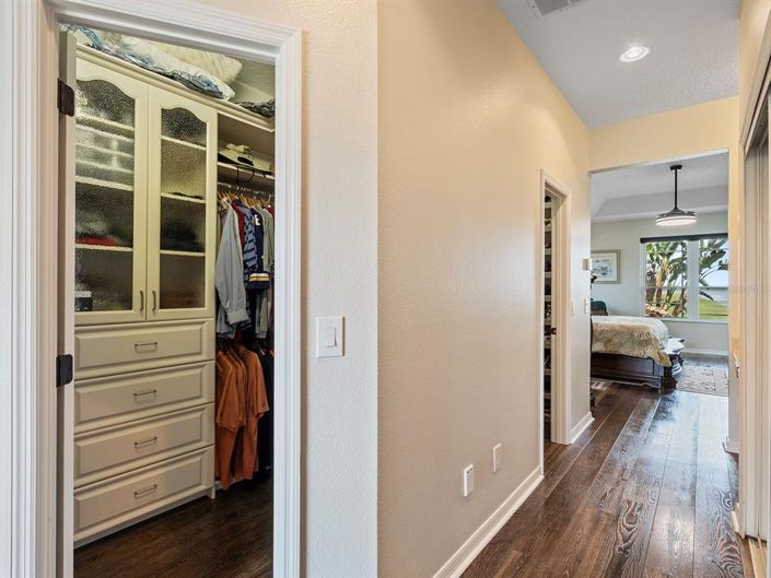 Image No.31-5 Bed Property for sale