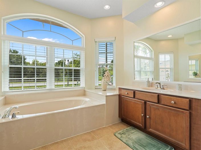 Image No.34-5 Bed Property for sale