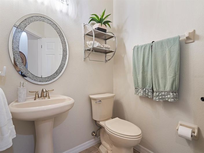 Image No.37-5 Bed Property for sale