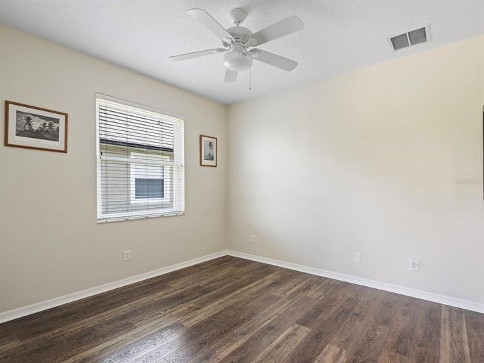 Image No.38-5 Bed Property for sale