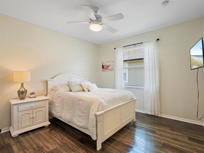 Image No.40-5 Bed Property for sale