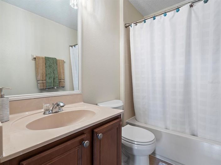 Image No.47-5 Bed Property for sale