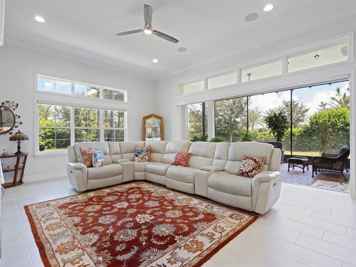 Image No.24-3 Bed Property for sale