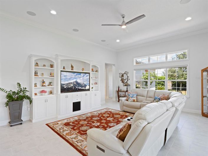 Image No.25-3 Bed Property for sale