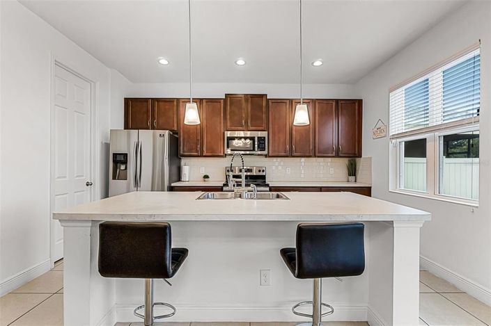 Image No.5-4 Bed Property for sale