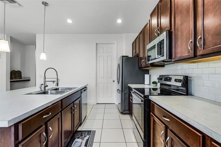 Image No.6-4 Bed Property for sale