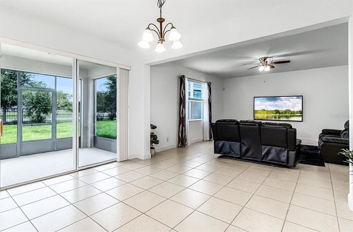 Image No.7-4 Bed Property for sale