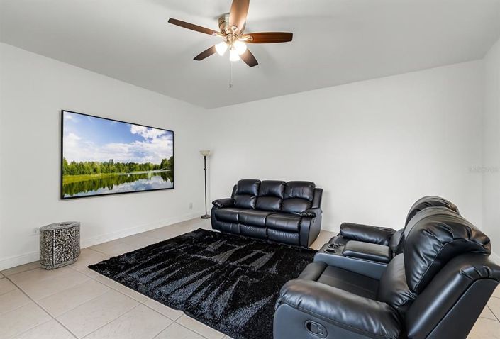 Image No.8-4 Bed Property for sale