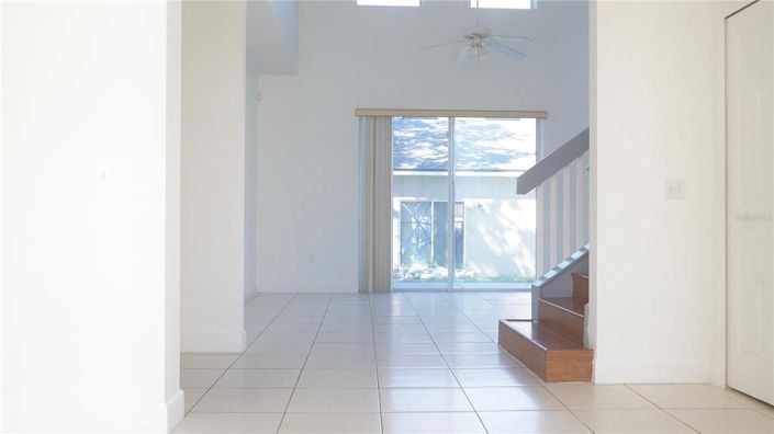 Image No.2-Propriété de 4 chambres à vendre à Kissimmee