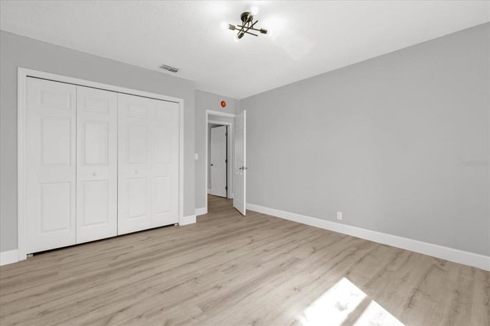 Image No.15-3 Bed House for sale