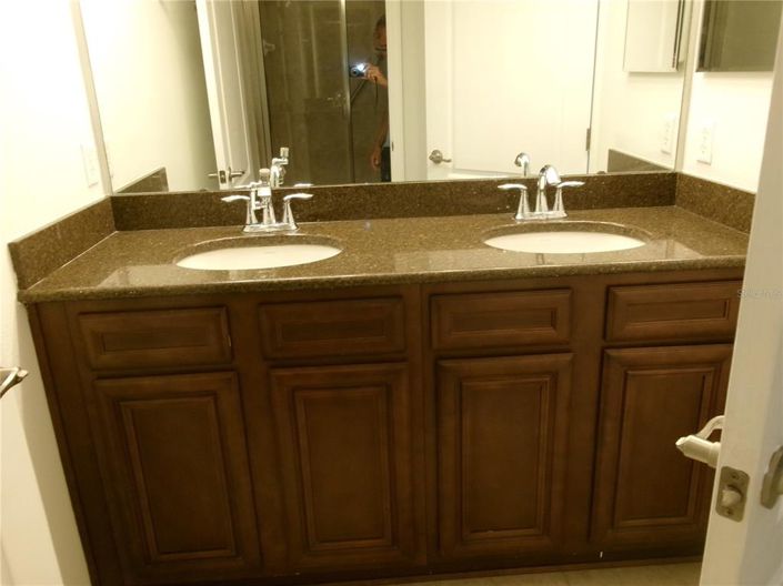 Image No.26-4 Bed Townhouse for sale