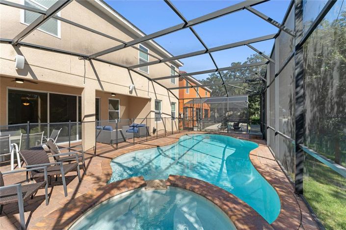 Image No.60-8 Bed House for sale