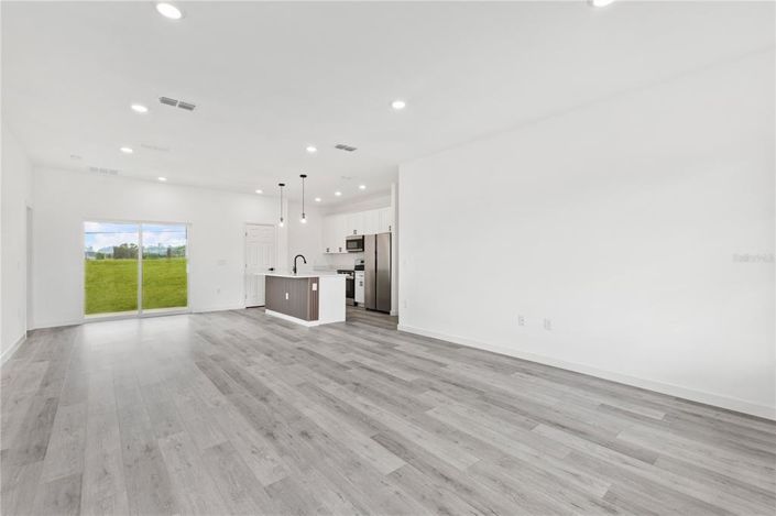 Image No.11-4 Bed Property for sale