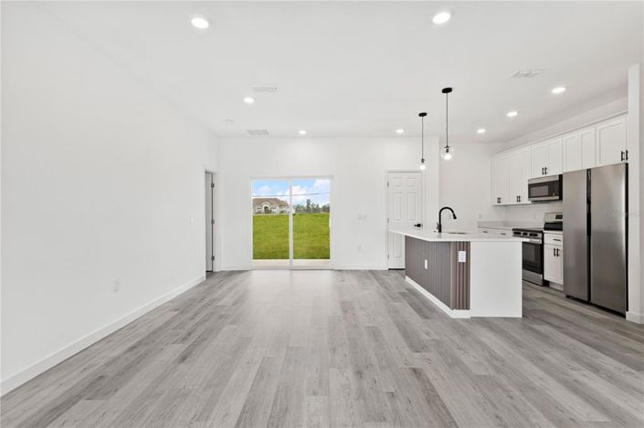 Image No.12-4 Bed Property for sale