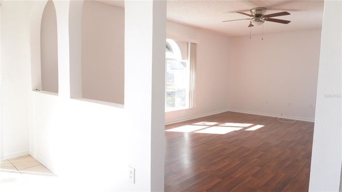 Image No.10-4 Bed Property for sale