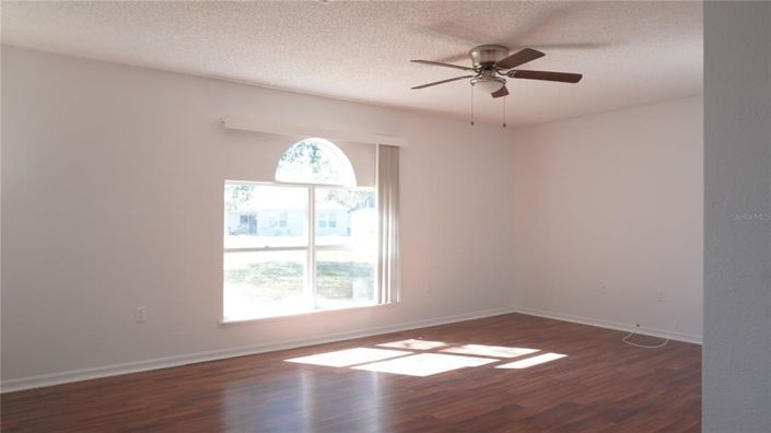 Image No.11-4 Bed Property for sale