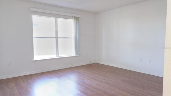 Image No.12-4 Bed Property for sale