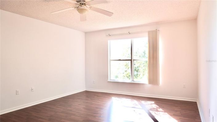 Image No.26-4 Bed Property for sale