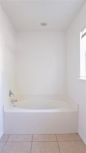 Image No.28-4 Bed Property for sale