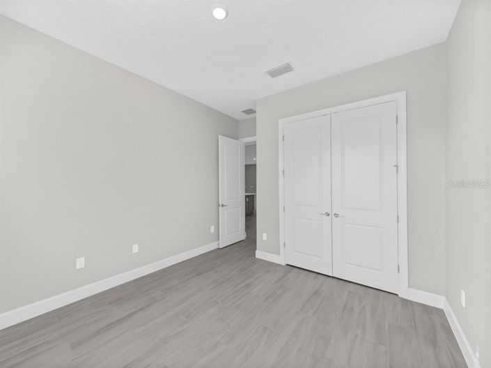 Image No.25-3 Bed Property for sale