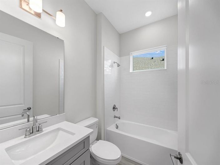 Image No.28-3 Bed Property for sale