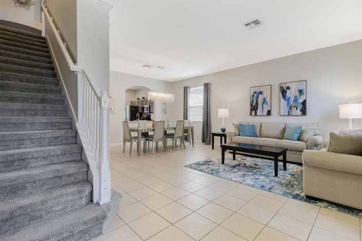 Image No.2-6 Bed Property for sale