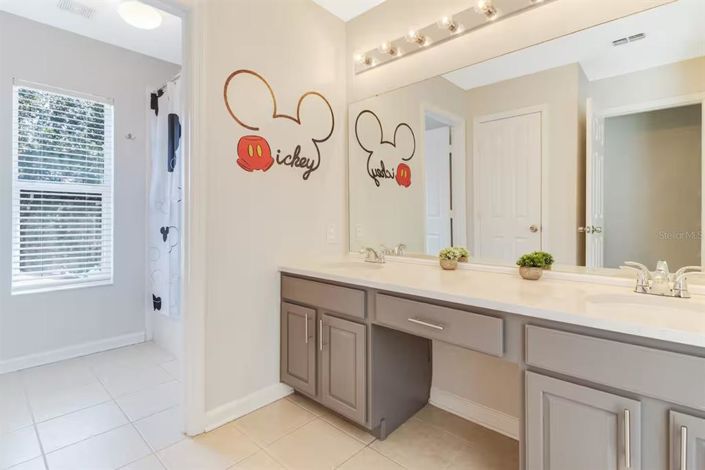 Image No.23-6 Bed Property for sale