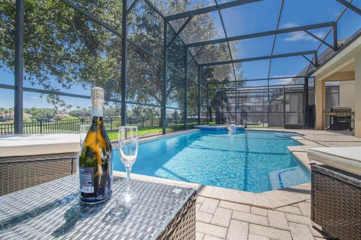 Image No.27-6 Bed House for sale