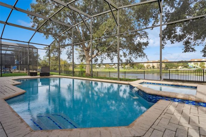 Image No.29-6 Bed House for sale