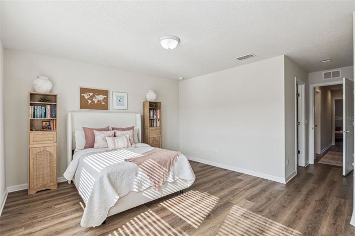 Image No.15-3 Bed Townhouse for sale