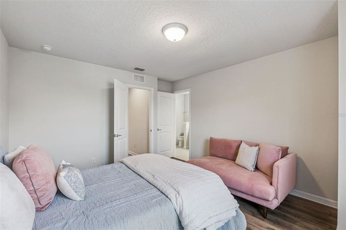 Image No.21-3 Bed Townhouse for sale