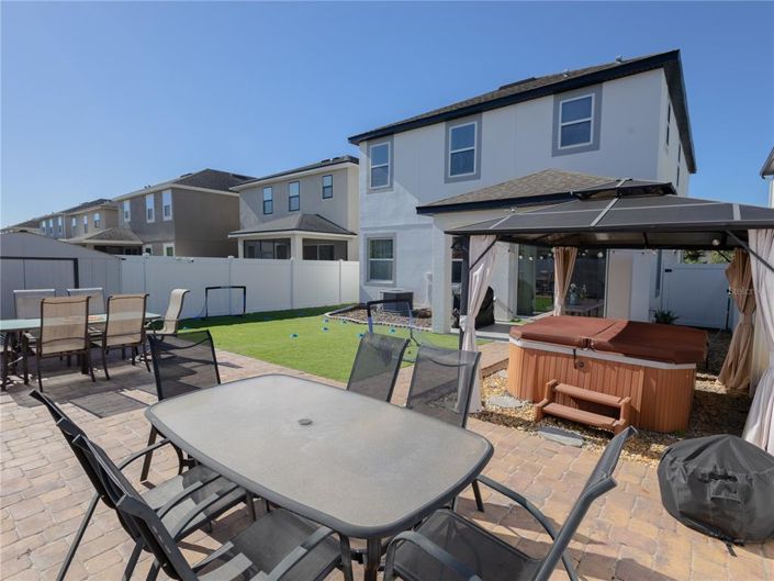 Image No.5-4 Bed Property for sale