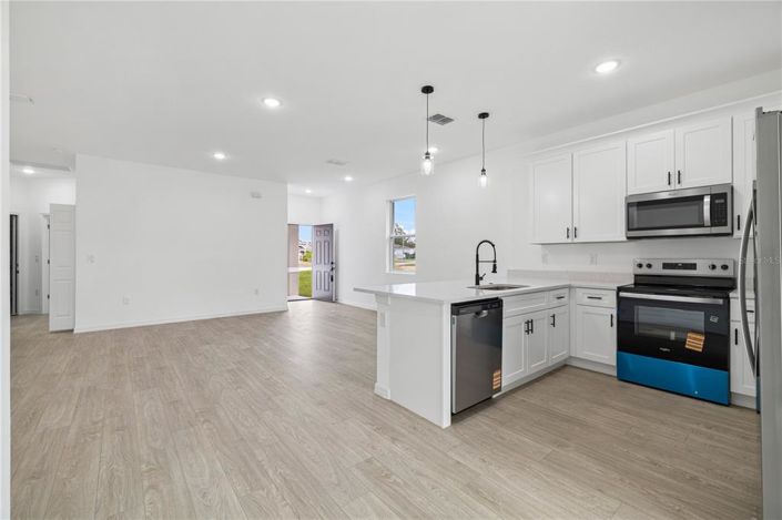 Image No.15-4 Bed Property for sale