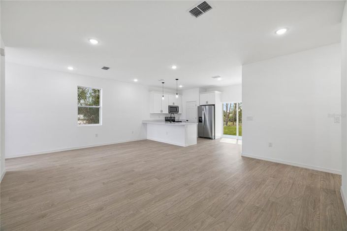 Image No.16-4 Bed Property for sale