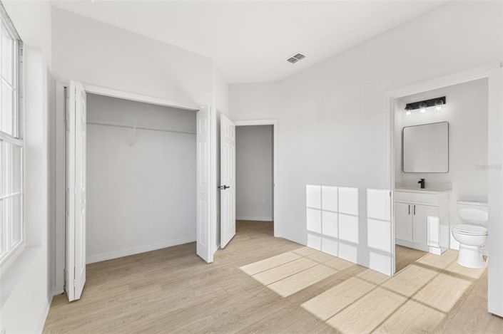 Image No.17-4 Bed Property for sale