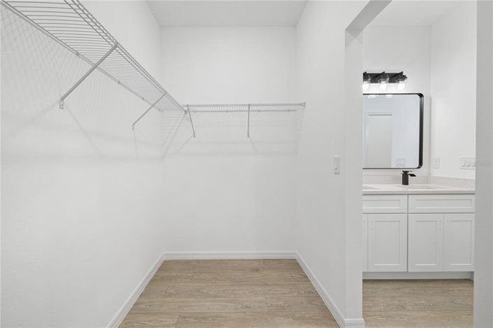 Image No.34-4 Bed Property for sale