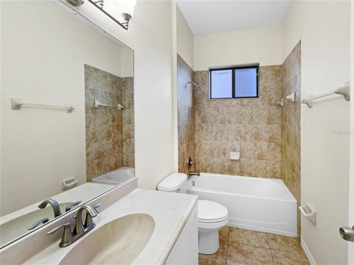 Image No.22-4 Bed House for sale