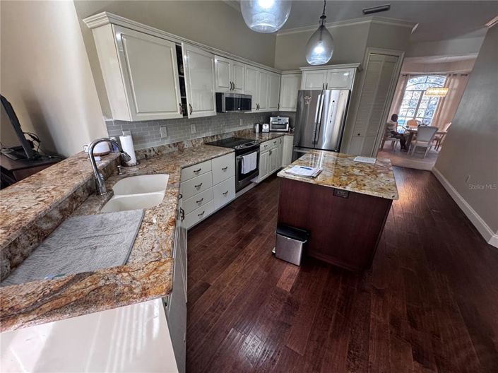 Image No.10-4 Bed Property for sale