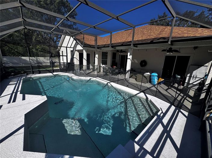 Image No.4-4 Bed Property for sale