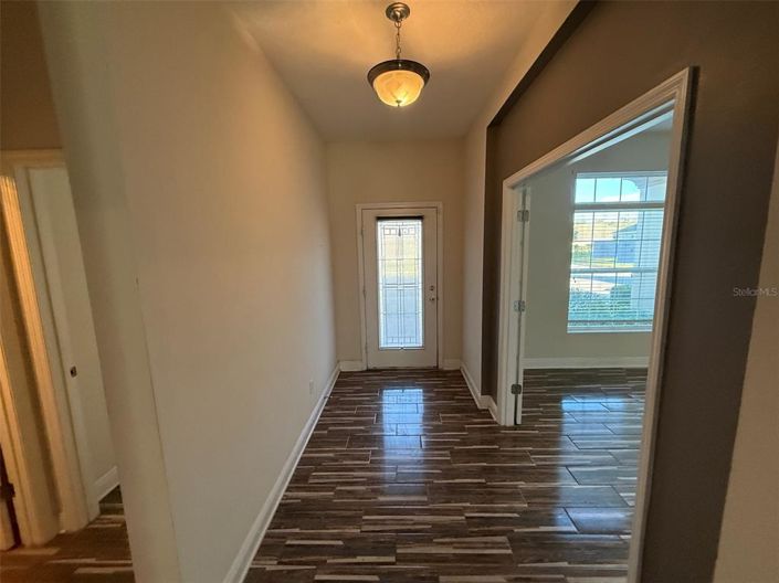 Image No.2-Propriété de 4 chambres à vendre à États-Unis