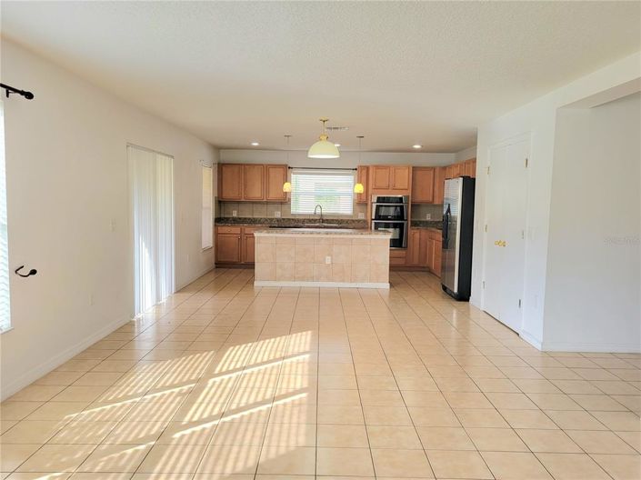 Image No.10-3 Bed Property for sale