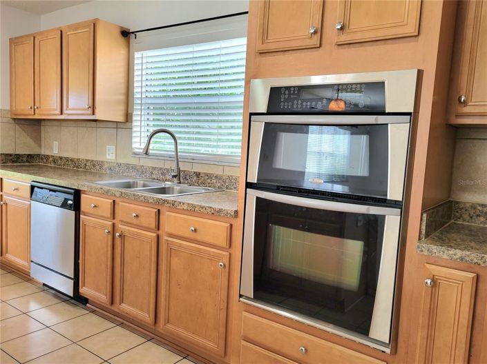 Image No.12-3 Bed Property for sale